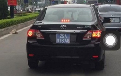 Truy nguồn gốc xe biển xanh lấn làn BRT