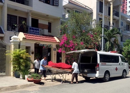 Phát hiện người nước ngoài chết trong tư thế treo cổ