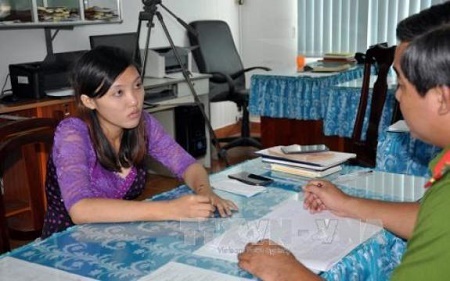 Nghi án làm rơi chết con 5 tháng tuổi rồi chôn ở chùa: Người mẹ trẻ khai gì?