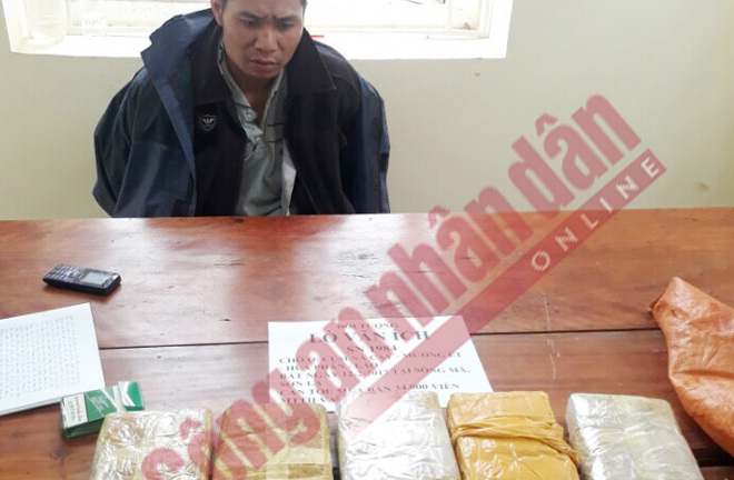 Sơn La: Bắt đối tượng người Lào vận chuyển 34.000 viên ma túy tổng hợp