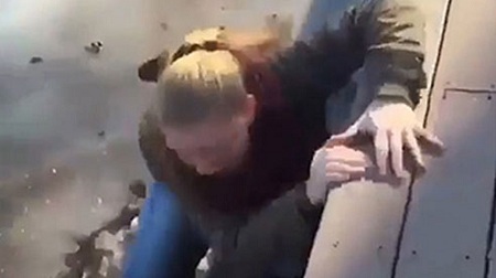 Chết cười với cô gái thích chơi trội