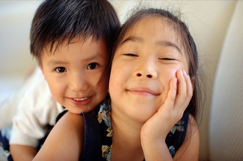 Con đầu lòng hay con thứ càng thông minh hơn?