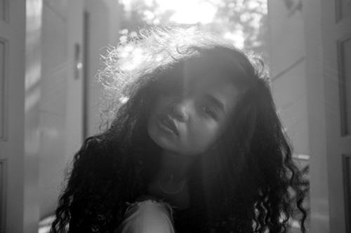 Đồng Lan “đá xoáy” chuyện đại gia cặp chân dài