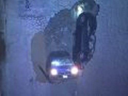 Hố tử thần nuốt chửng hai xe hơi ở Mỹ