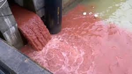 Hà Tĩnh lên tiếng trước thông tin xuất hiện dải nước màu đỏ ở cảng Sơn Dương