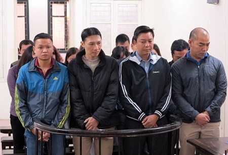 Vụ cây xăng gắn chip gian lận kiếm tiền tỷ ở Hà Nội: 16 bị cáo lãnh án