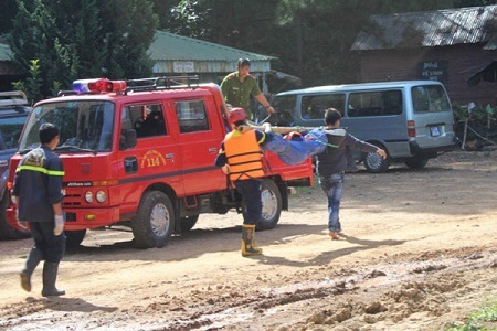 Danh tính 2 du khách tử nạn khi đu dây vượt thác Hang Cọp ở Đà Lạt