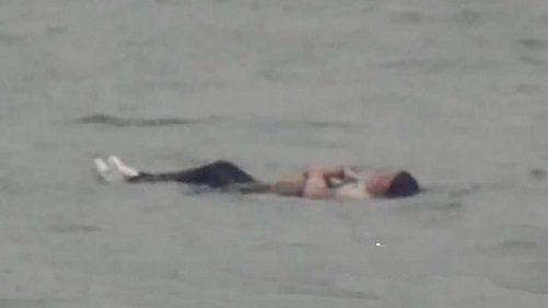 Cô gái béo phì nhảy sông tự tử không chết vì không thể chìm