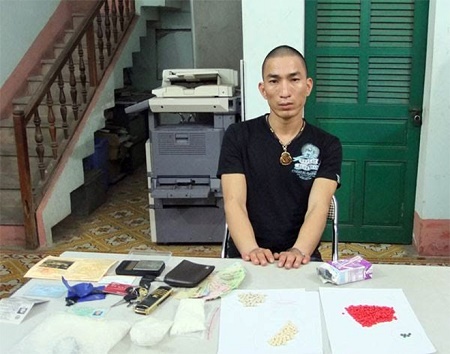 Tạm giữ đối tượng dùng ôtô chở ma túy vào nhà nghỉ lẩn trốn