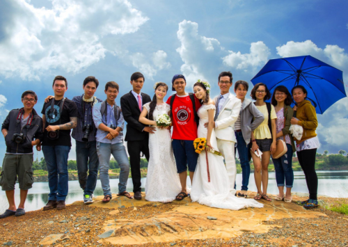 Những người dệt hạnh phúc cho các cặp đôi nghèo bằng album ảnh cưới miễn phí