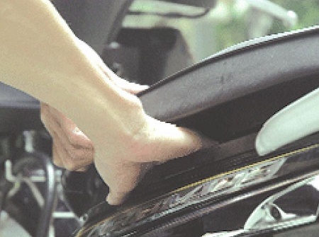 Người phụ nữ ở Phú Quốc bị cạy cốp xe, mất 600 triệu đồng