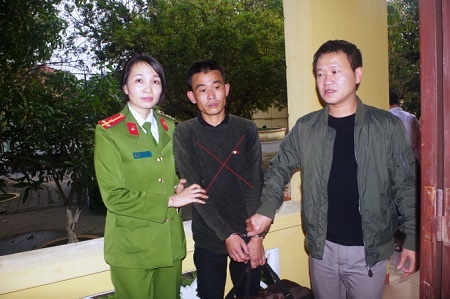 Đánh người, cướp tiền trong sới bạc, người đàn ông bị bắt sau 3 năm trốn nã