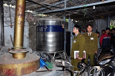 10 ngày kiểm tra, Hà Nội tịch thu gần 30.000 lít rượu lậu