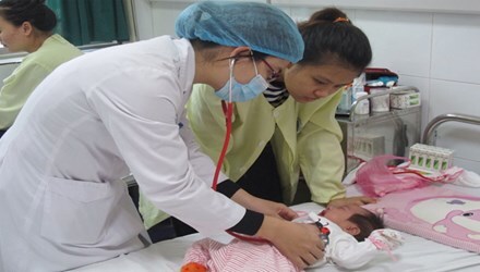 Hàng loạt trẻ biến chứng do mắc ho gà, cảnh báo khẩn của chuyên gia y tế