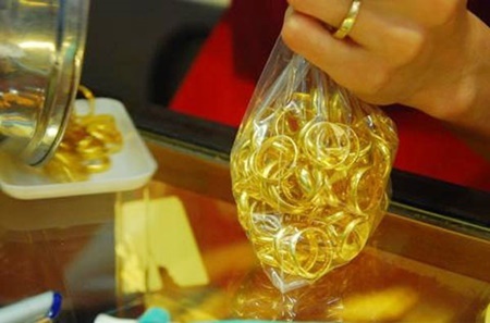 Giá vàng hôm nay 24/3: Vàng SJC giảm thêm 100 nghìn đồng/lượng