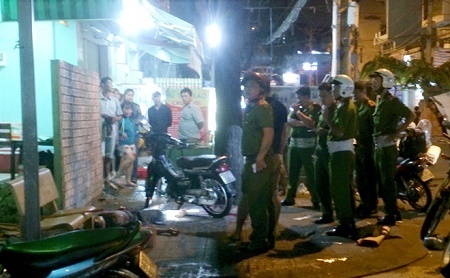 Người phụ nữ bị chém tử vong vì can ngăn hàng xóm đánh nhau