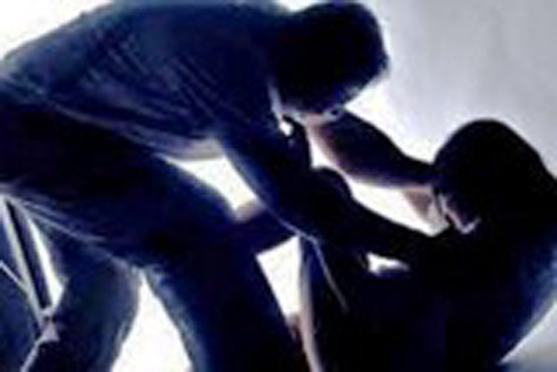 Nữ sinh lớp 11 ở Vĩnh Phúc bị hãm hại trong quán karaoke