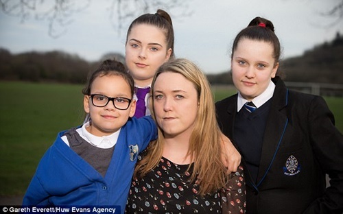 Câu chuyện cảm động của cô em gái từ bỏ sinh con để nuôi con của chị gái