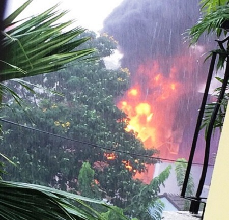 Nổ trạm biến áp ở  TP. Hồ Chí Minh, người đi đường bỏng nặng