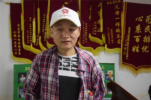 Người vô gia cư kiếm được gần 370 triệu gửi về cho mẹ