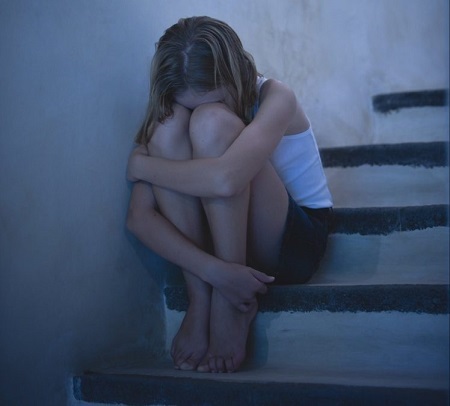 Cha dượng vô nhân tính xâm hại con gái riêng của vợ mới 12 tuổi