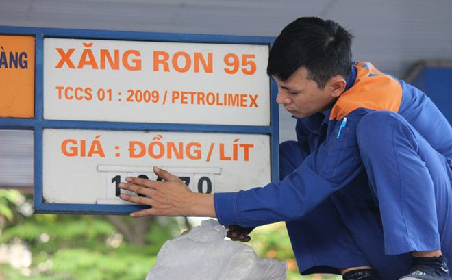 Giá xăng tiếp tục giảm lần thứ 3 liên tiếp