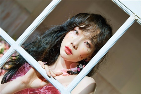 Kim Taeyeon cứ xinh đẹp thế này, fan biết phải làm sao?