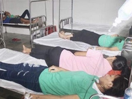  21 người nhức đầu, nôn mửa sau khi ăn bánh mì