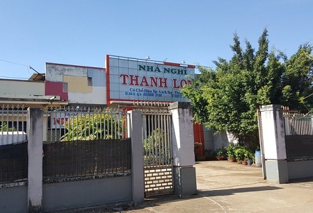 Nghi án cha sát hại con rồi uống thuốc diệt cỏ tự tử trong nhà nghỉ