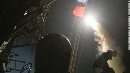 Lý do ông Trump hạ lệnh phóng hàng chục quả tên lửa vào Syria