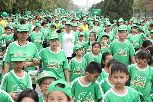 Đạo diễn Trần Lực, người mẫu Thúy Hằng bật mí bí quyết nuôi con khỏe