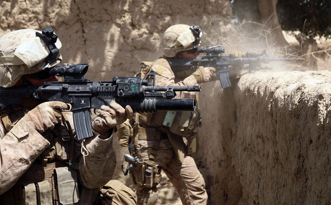 Hàng chục tay súng IS đeo bom tấn công căn cứ quân sự của Mỹ tại Syria