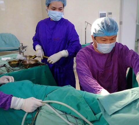 Cô gái có 2 bộ phận sinh dục nam và nữ: Phẫu thuật trả lại giới tính thật 