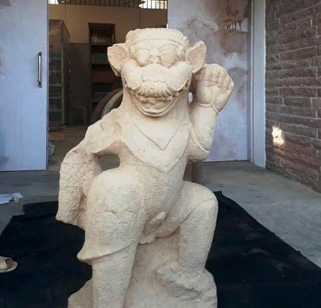 Phát hiện 2 tượng cổ sa thạch thân người, đầu sư tử ở Thánh địa Mỹ Sơn