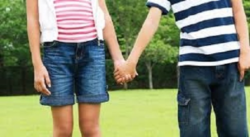 Làm gì khi con yêu sớm?