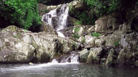 Rủ nhau tắm suối, hai nữ sinh lớp 12 sẩy chân đuối nước