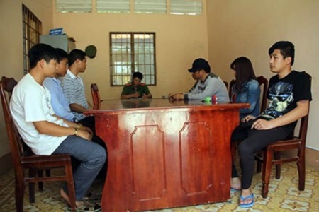 Bắt quả tang 3 người Trung Quốc đang 