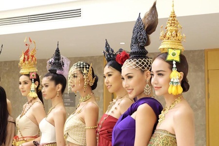 Kiều Ngân – Khánh Ngọc tự tin khoe sắc bên dàn người đẹp Châu Á