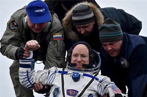 Một năm sống trên vũ trụ, cơ thể phi hành gia thay đổi như thế nào khi trở về Trái Đất?