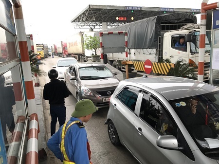 Mở barie, “xả” trạm thu phí nếu ùn tắc giao thông dịp 30/4