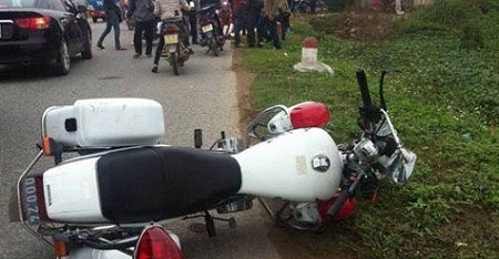 Một CSGT bị xe máy tông tử vong khi làm nhiệm vụ