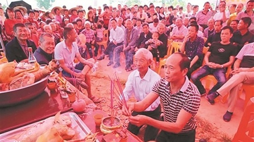 Đám cưới kết thúc sự thù địch suốt 3 thế kỉ giữa hai ngôi làng
