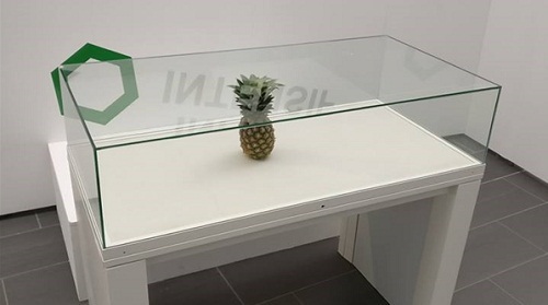 Chàng trai đánh lừa hàng trăm người chỉ với một quả dứa