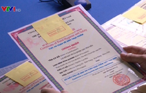 Phá đường dây bán giấy chứng nhận ATVSTP giả