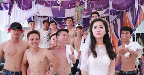 Loạt ảnh cho thấy nếu không muốn nhận cái kết đắng thì đừng mời người yêu cũ tới đám cưới