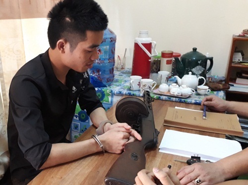 Khởi tố đối tượng dùng súng tiểu liên bắn “chỉ thiên” trong bệnh viện