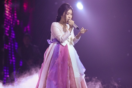 Giọng hát Việt 2017: Đông Nhi tiếp tục ưu ái Han Sara, Thu Minh loại