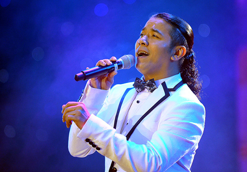 Dàn sao tên tuổi hội tụ trong đêm pháo hoa Thổ 