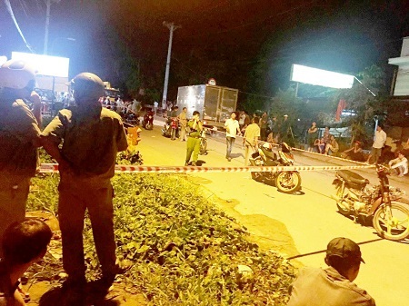 Điều tra vụ người đàn ông bị chém tử vong khi đang đi bộ trên cầu Bình Phú
