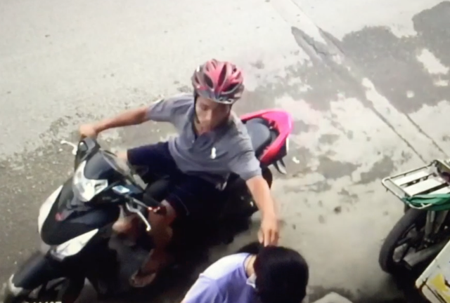 Trích xuất camera, bắt tên cướp dây chuyền vàng trên phố